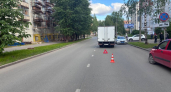 В Коми 11-летняя девочка упала с грузовика "ГАЗ" на ходу