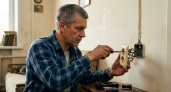 Как найти скрытый провод в стене без специальных приборов: домашний метод без вызова специалиста