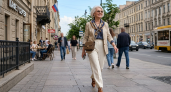 Летом 2026 стильные женщины 60+ выбирают эти вещи: комфортно, современно и без намёка на возраст