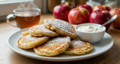 Когда дома много яблок, жарю эту вкуснятину: просто, быстро и по-домашнему уютно — готовлю по маминому рецепту
