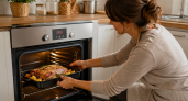 При какой температуре запекать мясо в духовке: 160, 180 или 220°С — запомните главное правило