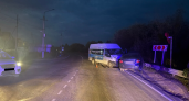 Водитель "Лады" протаранил микроавтобус на выезде из Ухты