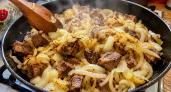 Лук или мясо — что жарить первым для плова: «золотой» порядок, который решает вкус всего блюда