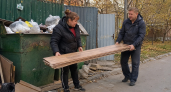 Куски ламината после ремонта собираю, а не выбрасываю: один вечер — и на стене появляется полезная вещь для дома