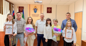 В Коми наградили школьниц, спасших девочку на снежной горке