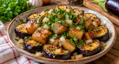 Самый вкусный гарнир из баклажанов: готовлю с луком, сметаной и прованскими травами — по вкусу напоминает жареные белые грибы