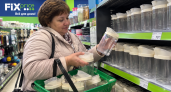 Скупаю в Fix Price банки с носиком, но не ради красоты: крупы выстраиваю в «кухонный строй» — ничего не черпаю ложкой