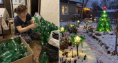 Зелёные пластиковые бутылки собираю весь октябрь: к Новому году превращаю их в дачный «изумрудный декор» — в год Красной Козы самое то