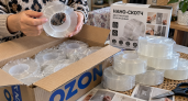 Скупаю по 10 рулонов нано-скотча с Ozon — и всё равно мало: держит пластик, стекло и ещё 5 «вредных» поверхностей