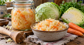 Не склизкая, не горчит, хрустящая, полезная квашеная капуста своими руками — не испортится до лета