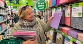 Коврики из Fix Price гребу по 15 штук, но на стол ни один: режу на «кирпичики» — получается целый набор полезных вещей для дома