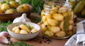 Мариную чеснок на зиму десятками литров: хруст на всю кухню, идеальная закуска на зиму