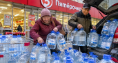 Пятилитровки из «Пятёрочки» и «Светофора» скупаю по 20 штук: из пустых бутылей мастерю декор для дома и дачи — не отличить от покупного
