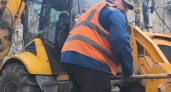 «Зачем вы кинулись убирать листву?»: возмущенным осенней уборкой ухтинцам ответили в администрации