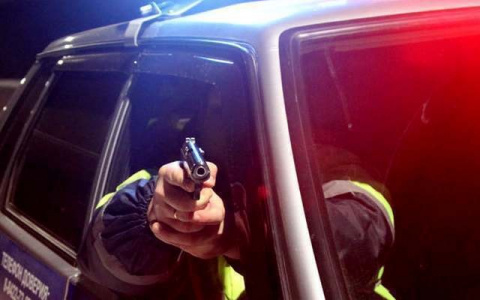 В Коми пьяного водителя остановили только выстрелы в спину