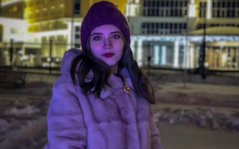 Гирлянды, мишура и горящие глаза: новогодняя Instagram-подборка красавиц Ухты