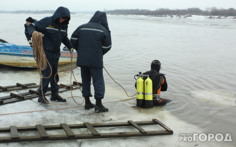 В одном из районов Коми начали поиски рыбака в реке