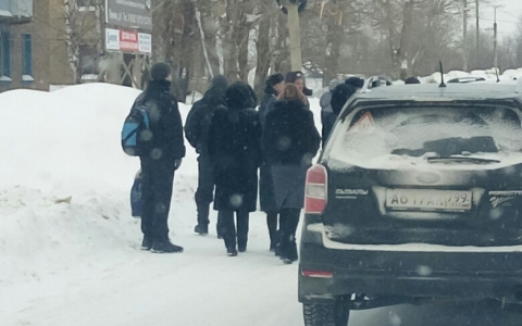 Сотрудники ухтинского вокзала сообщили, почему оцепили здание