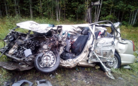 Водитель Hyundai после ДТП на трассе в Коми умер в машине скорой помощи