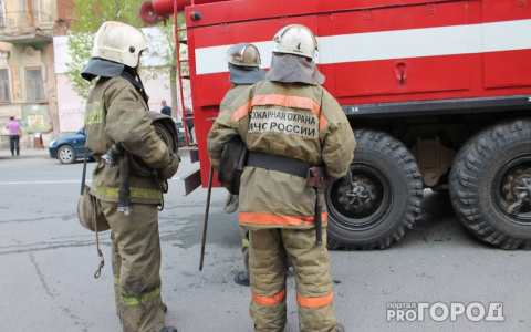 В Сосногорске из горящей квартиры спасли трех человек