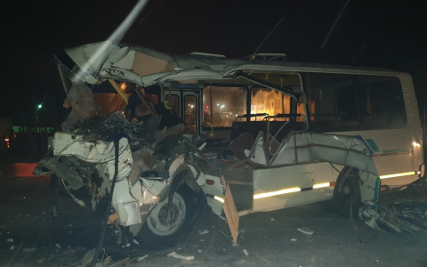 На трассе в Коми в аварии погиб водитель автобуса