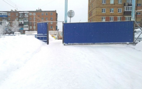 В Сосногорске к нашумевшей антитеррористической калитке добавят забор