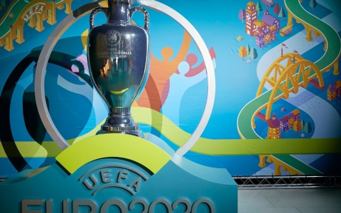 Чемпионат Европы по футболу перенесли на 2021 год