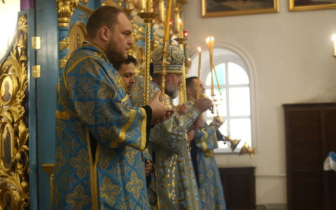 Сегодня православные празднуют "чистый четверг"