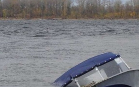 В больнице Ухты скончался ребенок, который перевернулся в лодке в Сосногорском районе