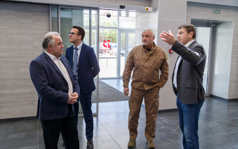 Владимир Уйба посетил ухтинский аэропорт