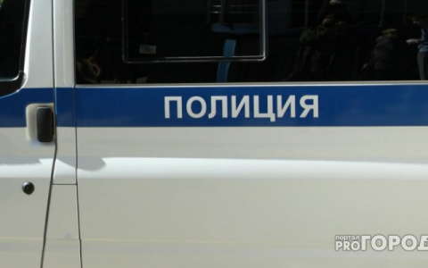 Следователи подтвердили, что в Сосногорске возле жилого дома скончался мужчина в наручниках