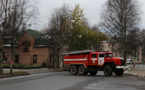 За минувшие сутки в Коми в пожаре погиб пенсионер