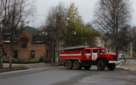 МЧС Коми сообщило о трех пожарах за минувшие сутки