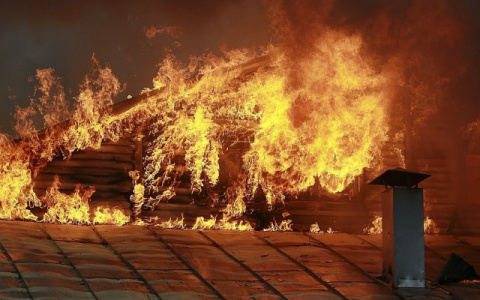 На пожаре под Сосногорском погибло 2 человека