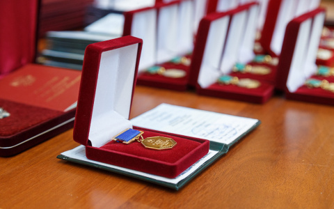 Глава Коми наградил четверых ухтинцев почетными званиями и грамотами