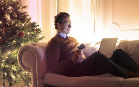 Путешествия, знакомства и онлайн-покупки — на что тратили жители Коми в каникулы