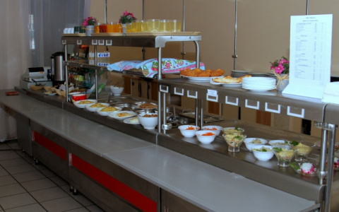 Власти Ухты назвали стоимость горячих обедов для начальных классов