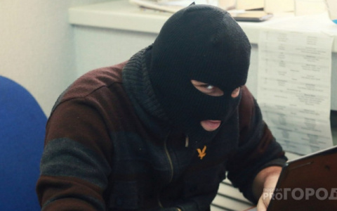 Фирма, Питерская: в Ухте мужчина в поисках работы перевел жуликам 70 тысяч рублей