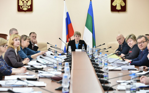 Важные вопросы обсудим потом: депутатам Коми запретили выступать не по повестке