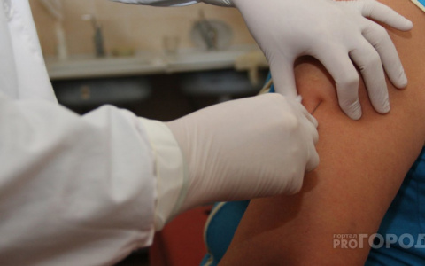 Врач-иммунолог опроверг мифы об антителах к коронавирусу после прививки