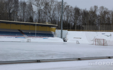 Главный стадион республики реконструировали, а теперь все не могут проверить и открыть