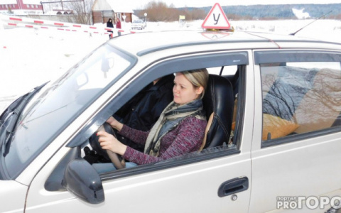 Вот это шутка: с 1 апреля сдавать на права станет сложнее