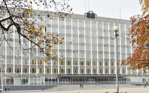 Здание Госсовета в Коми "подсветить" хотят почти на 4 миллиона рублей