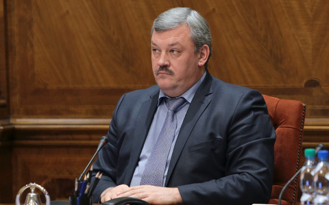 За 2020 год в Коми реализовали менее 90% выделенного бюджета. Недостроенная школа и аварийное жилье