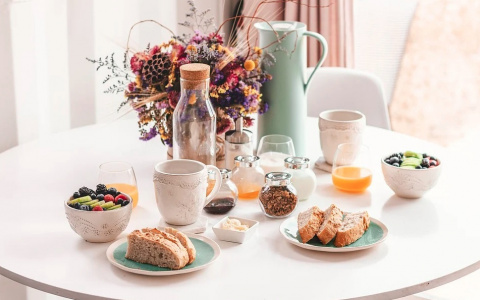 "Сытно и вкусно": известный диетолог раскрыл секреты полезного завтрака