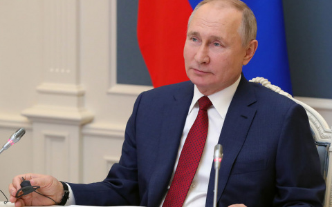 Путин сможет претендовать ещё на 2 президентских срока