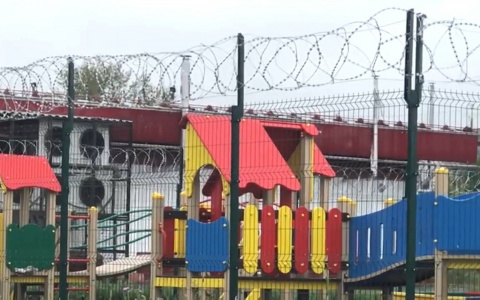 Зеки из ИК-29 готовы обустроить Ухту детскими площадками и шить пеленки для роддома