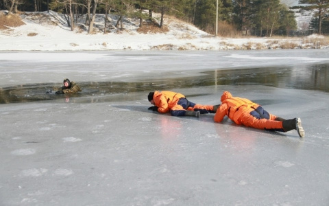 В Коми трагически погиб мужчина из-за льдины на реке