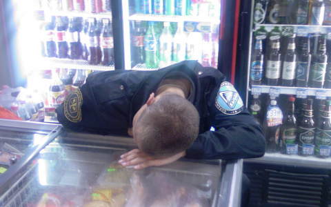 В Ухте ленивый выпивающий сторож получил свое наказание