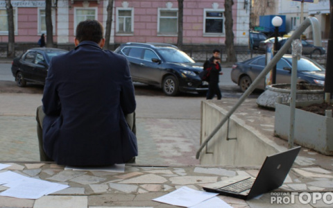 Россиянам пообещали резкий экономический спад и серьезный кризис. Когда готовиться?